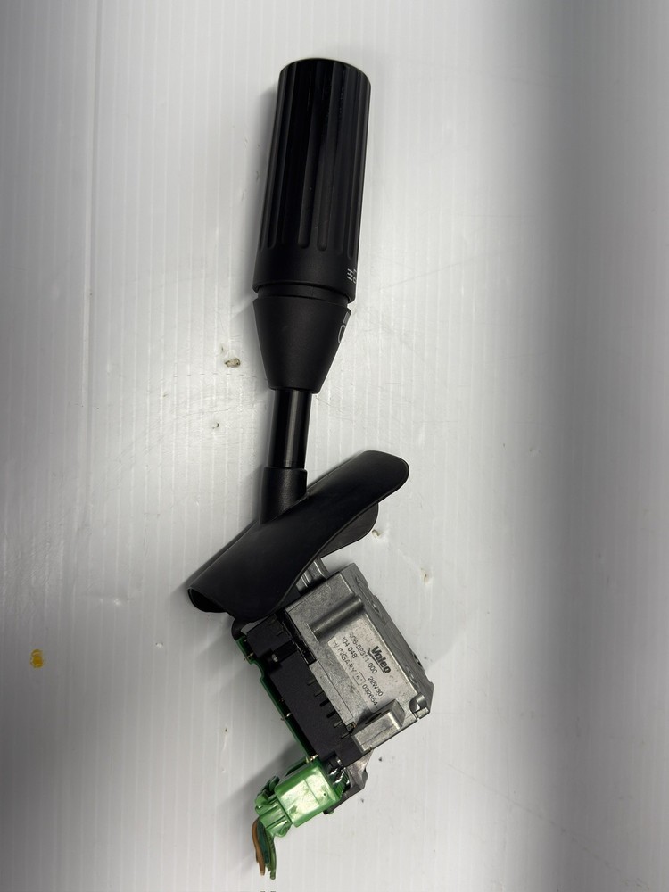 Used VALEO A06-52311-000 MULTI-FUNCTION TURN SIGNAL SWITCH FREIGHTLINER CASCADIA