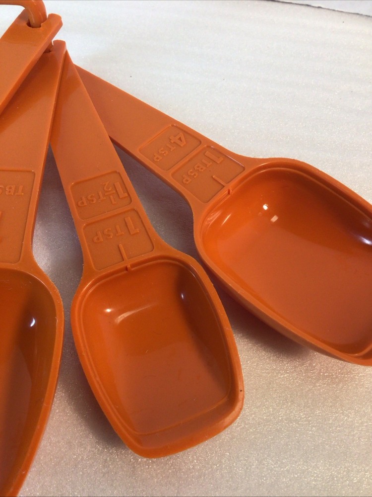 Tupperware Measuring Spoons w/D ring Set Orange Vtg