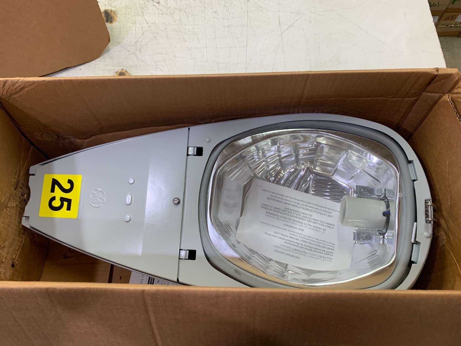 GE M-250A2 STREET LIGHT HPS 250W 120V 208V 240V 277V  NEW OLD STOCK LAMP PE POLE