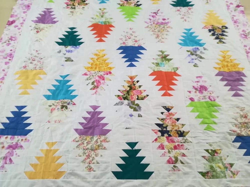 Queen size Machine pieced Pineapple patchwork quilt top #103A