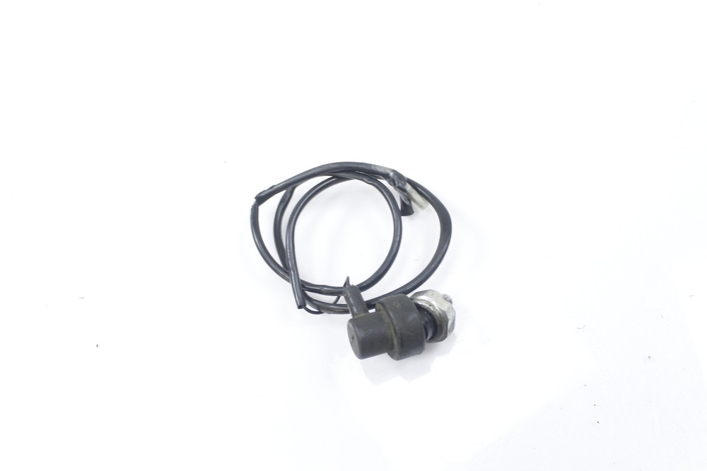 99-02 SUZUKI SV650 OIL PRESSURE SENSOR