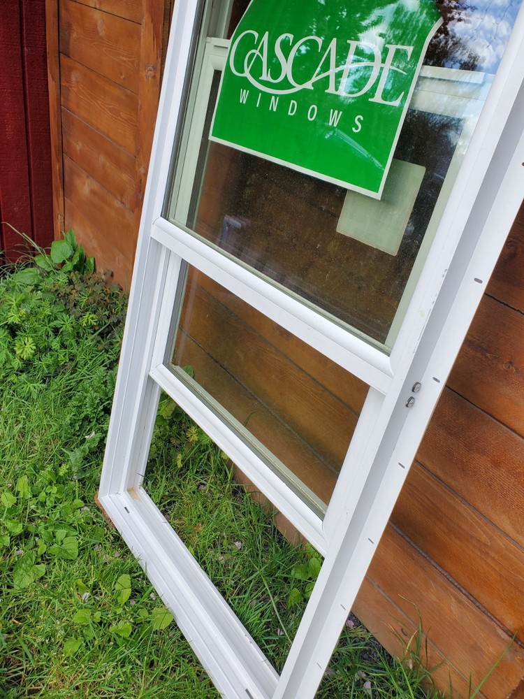 Cascade Windows Single-Hung, Double Pane, Vinyl 24x36 White
