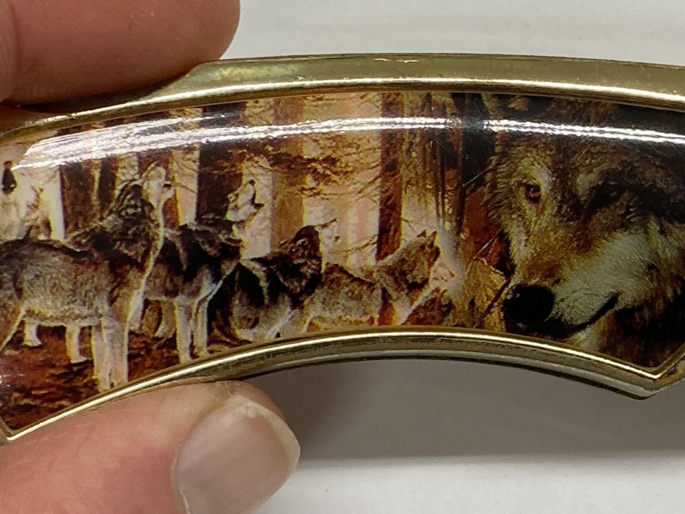 Wolf Pack Commemorative Knife in Presentation Box WPCKT