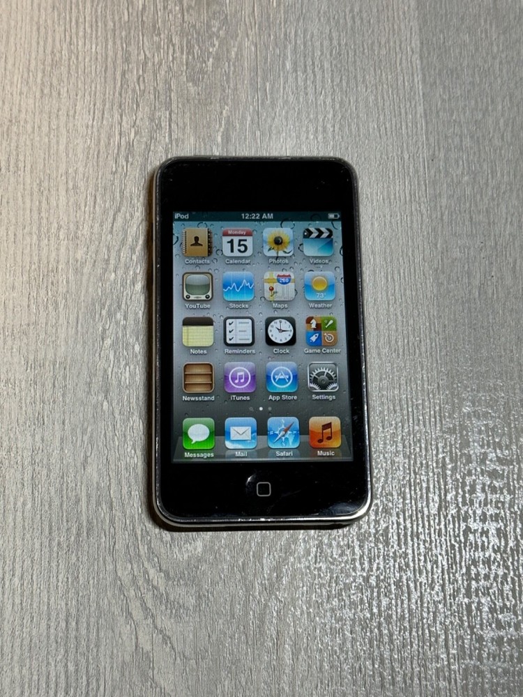 Apple iPod Touch 3rd Generation 32GB 64GB Black