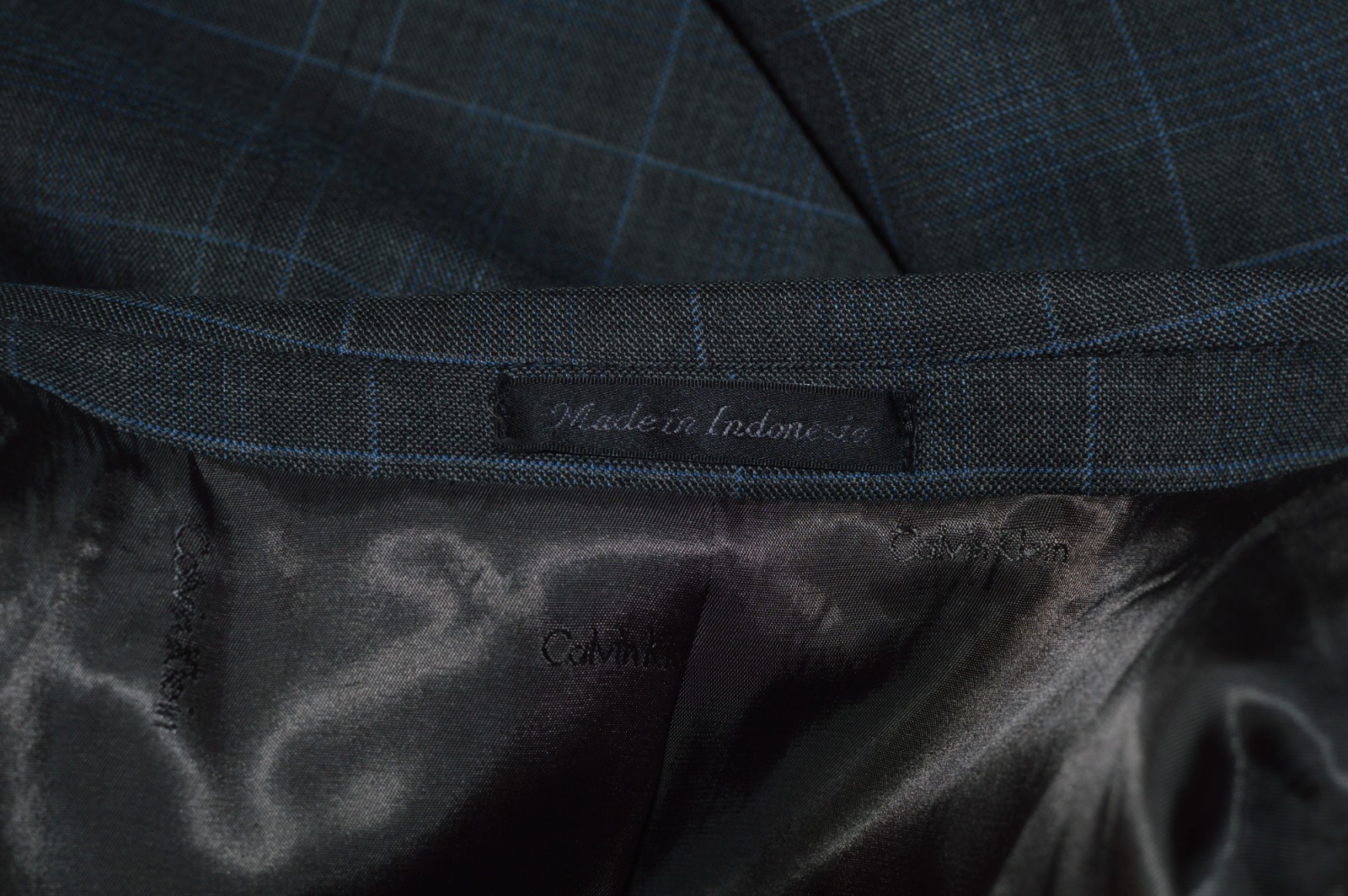 Llike New (2Pc Suit 46R 46 Regular R) CALVIN KLEIN Gray Windowpane Stretch 38x30