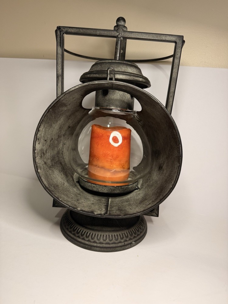 Vintage Lantern Globe Candle lantern.