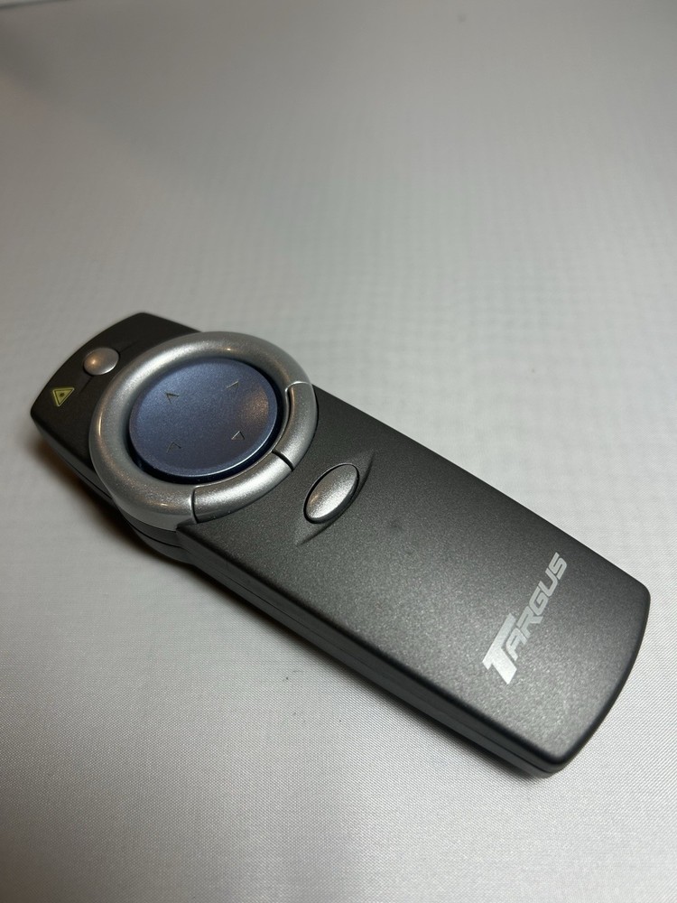 Targus PAUM30 Notebook Wireless Presenter Remote Control w/ Laser Pointer Gray