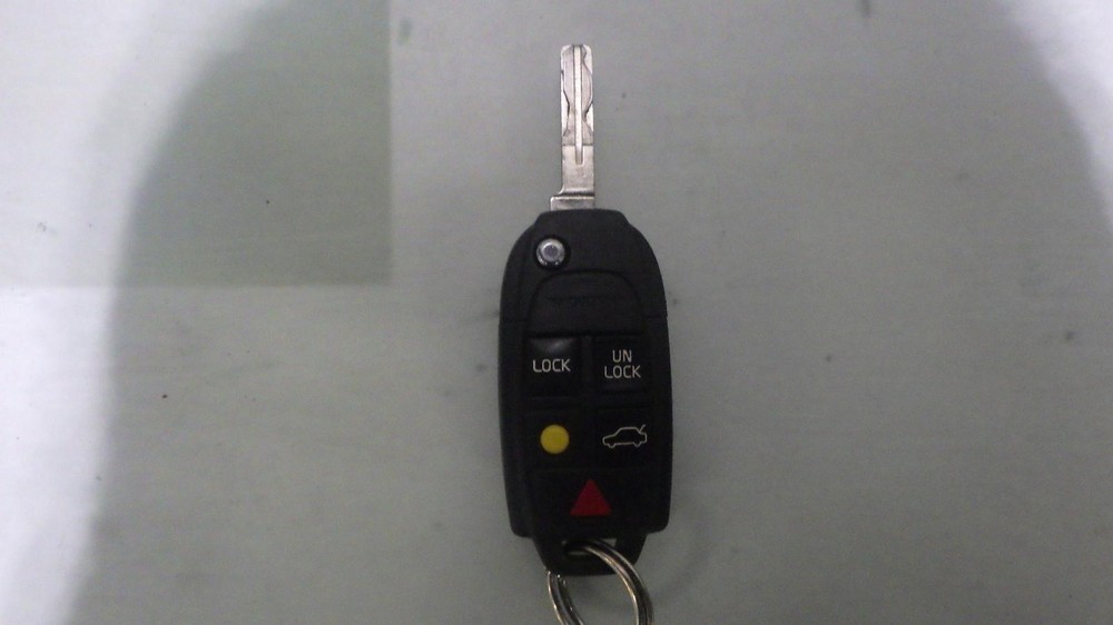 09 VOLVO 60 SERIES Ignition W/Key