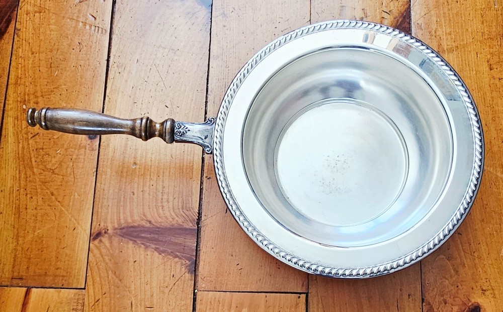 Sheridan Serving Covered Dish 2 QT Pyrex Chafing Stand + Burner Silverplate