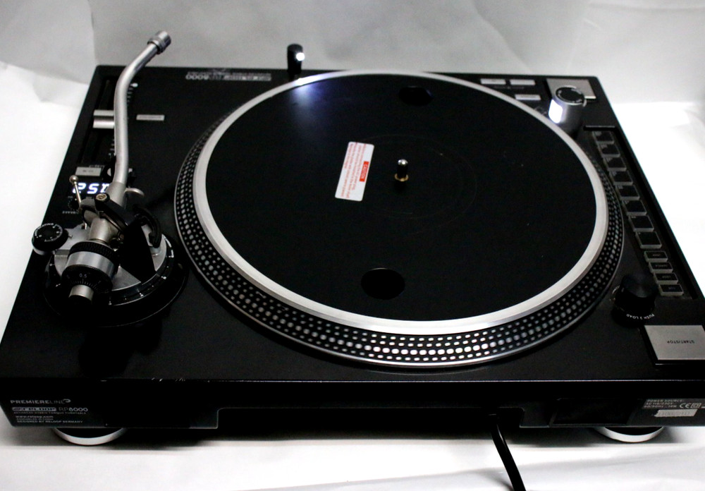 Reloop RP8000 DJ Turntable Upper Torque advanced Hybrid turntable