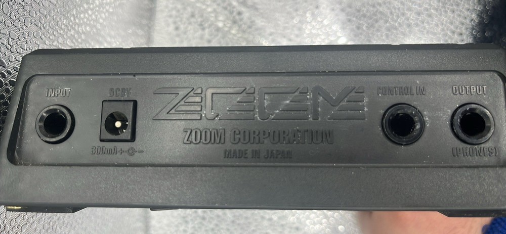 ZOOM 505 Multi Processor Pedal Compact Guitar Effector Japan w Cords Powers on