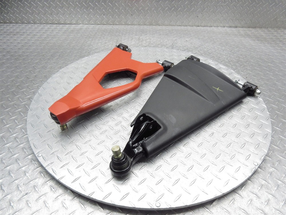 2014 12-16 Can-Am Spyder RS RSS Front Right Upper Lower Control A Arm Cover