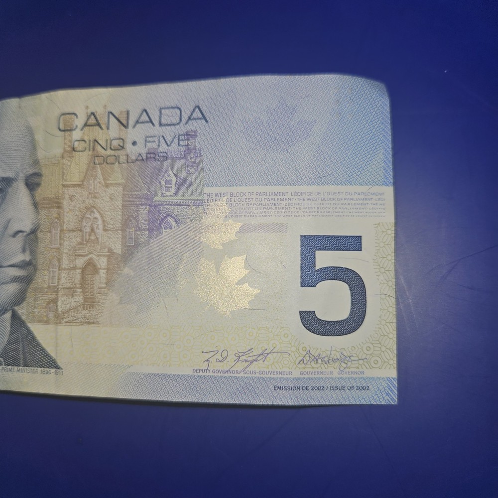 2001 Canada $5 Dollar Banknote