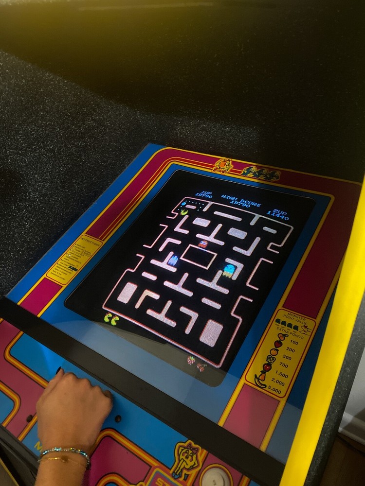 ORIGINAL VINTAGE Ms PAC-MAN ARCADE MACHINE