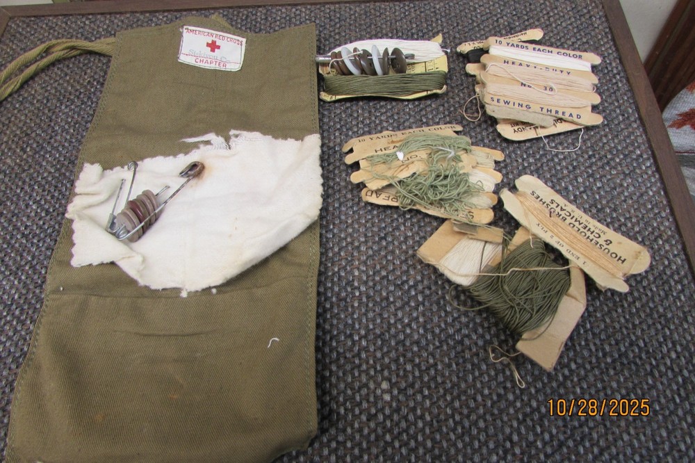 WW2 US Army HBT Red Cross Sewing Kit with Buttons / Siskiyou Co.