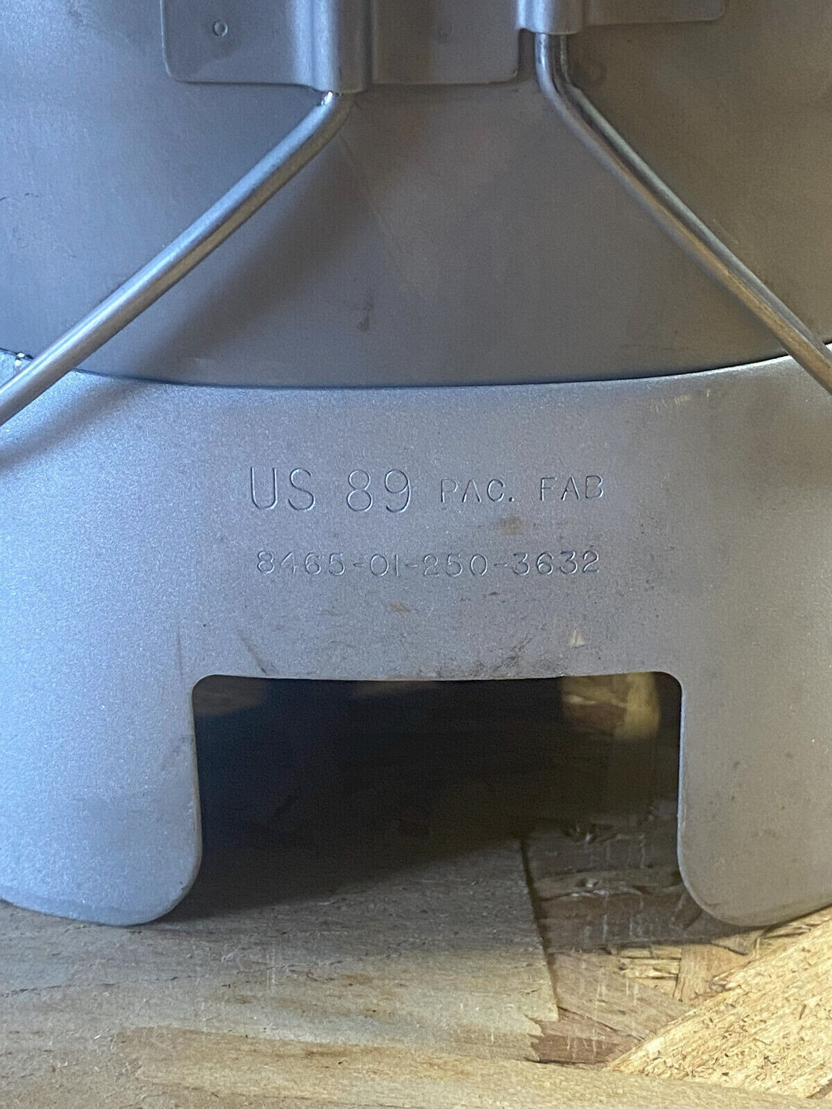 GENUINE US Military CANTEEN CUP STAINLESS and STOVE / STAND COMBO VGC