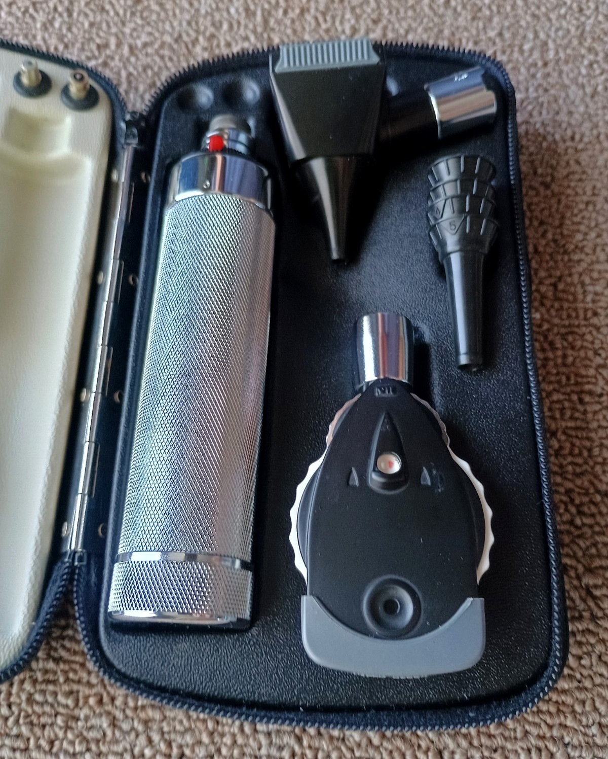 Vintage Leather Lilly Doctors MD Bag Hewlett Packard-RS Stethoscope WA Otoscope