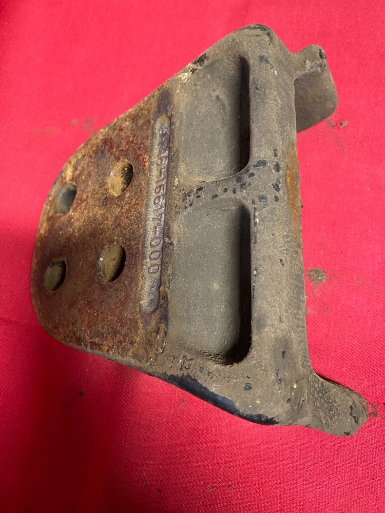 FREIGHTLINER AXLE STOP, MOUNT, BRACKET 16-15617-000