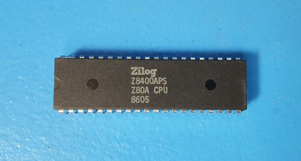 (2 PCs) RISC Microprocessor, Z8400A, ZILOG, 8-BIT, 4MHz