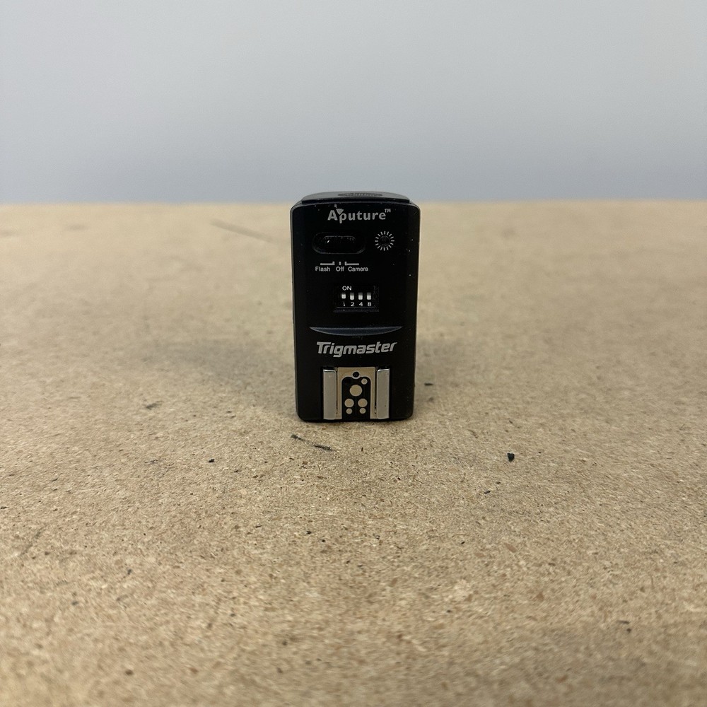 Aputure Trigmaster 2.4G for CANON flash camera used EXCELLENT CONDITION