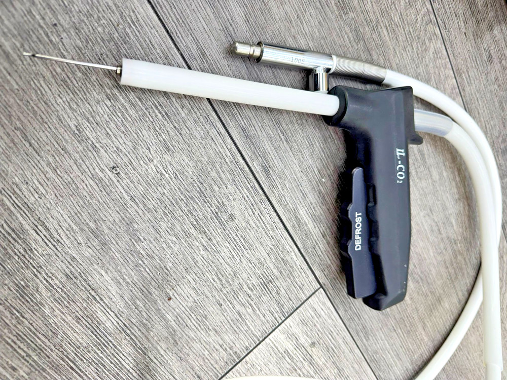Wallach 900151 LL-CO2 Cryosurgical System with tips