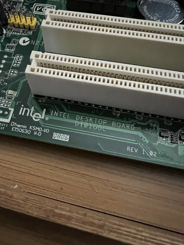 Intel Motherboard D101GCC + Celeron D 352 CPU
