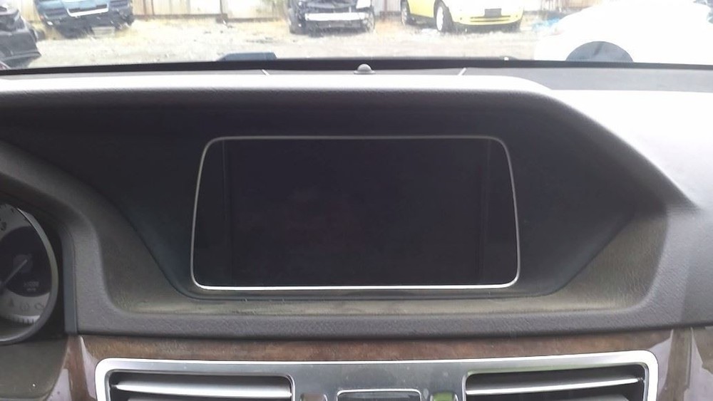 Info-GPS-TV Screen 207 Type Dash Mounted Fits 16-17 MERCEDES E-CLASS 30942531