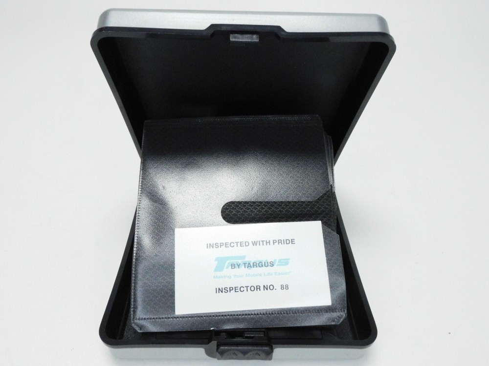 Vintage CD Projects Hard Case 24 Disk Holder CD DVD Software Pop Unlock