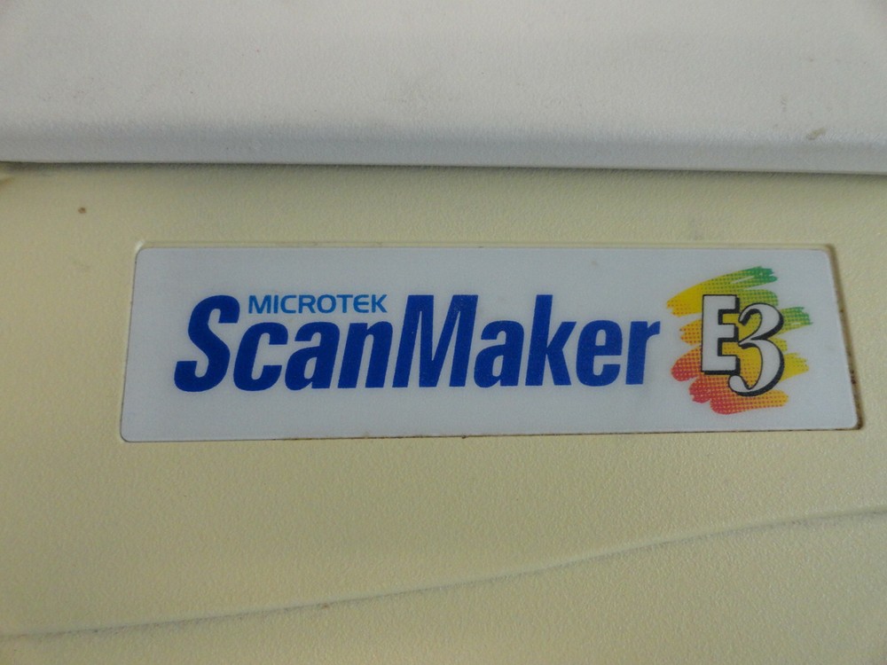 MicroTek MRS-600E3 Flatbed Scanner