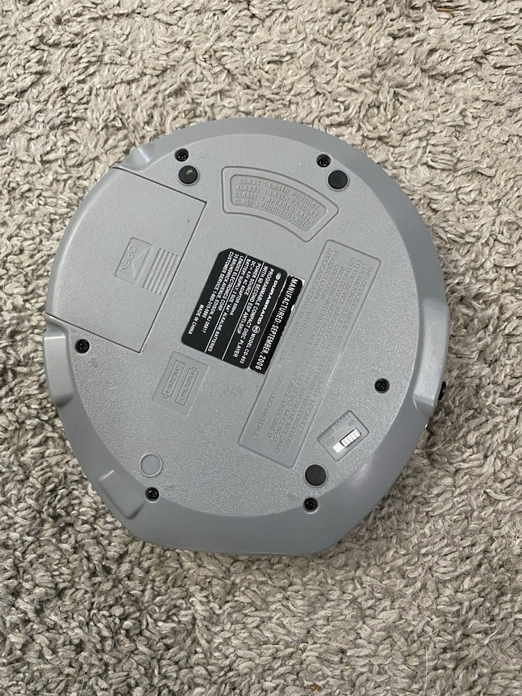 Durabrand CD-855 Compact Disc Player Blue untested not sure if it works