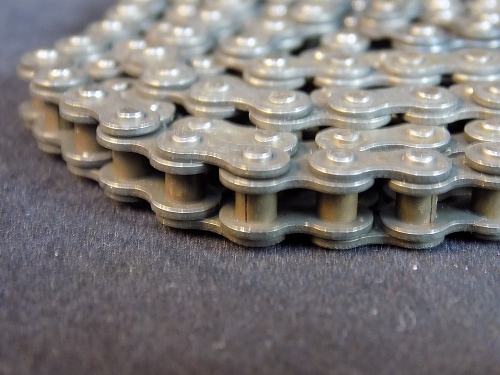 27 inch ROLLER DRIVE CHAIN 1/4" pitch 1/8 " roller diameter 1/8" Inside width