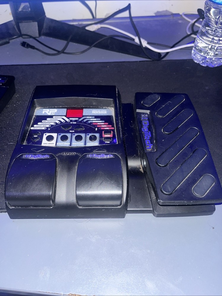 Digitech RP90V Modeling Guitar Processor Multi-Effect Guitar Pedal