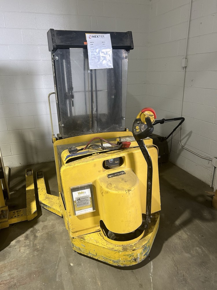Yale Walkie Stacker