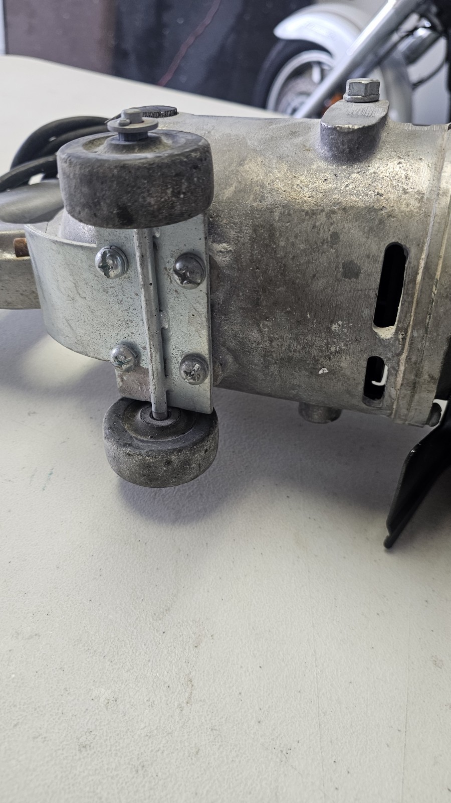 Aurand 8" Electric Cleaning Surface Prep Tool Used Very Little