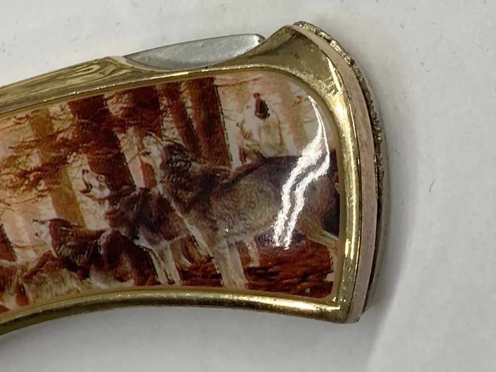 Wolf Pack Commemorative Knife in Presentation Box WPCKT
