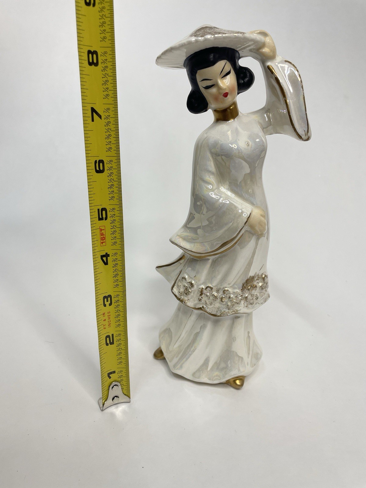 Vintage Geisha Porcelain Figurine Japanese Statue Vintage Iridescent White 8.5”