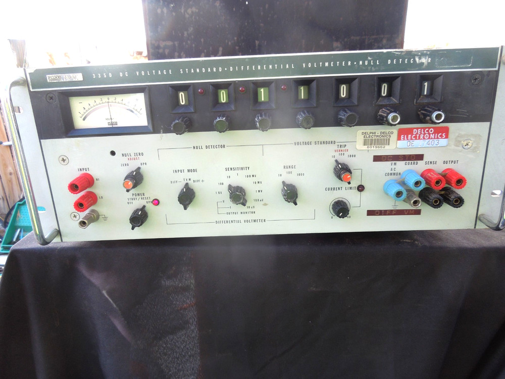 Fluke 335D DC Voltage Standard