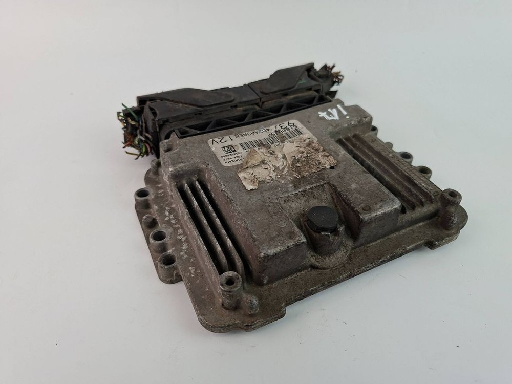 Alfa Romeo 147 2005 Engine Control Module 51806557 0281012882