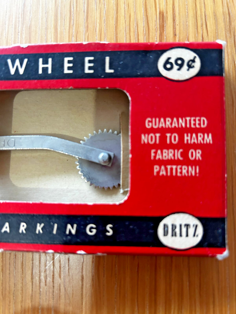 Vintage Dritz Tracing Wheel Sewing Pattern Marker Bakelite Handle original box