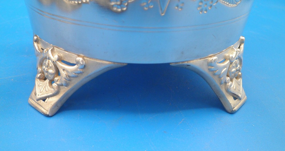 WM Rogers Silver Plate Lidded Coffee Pot