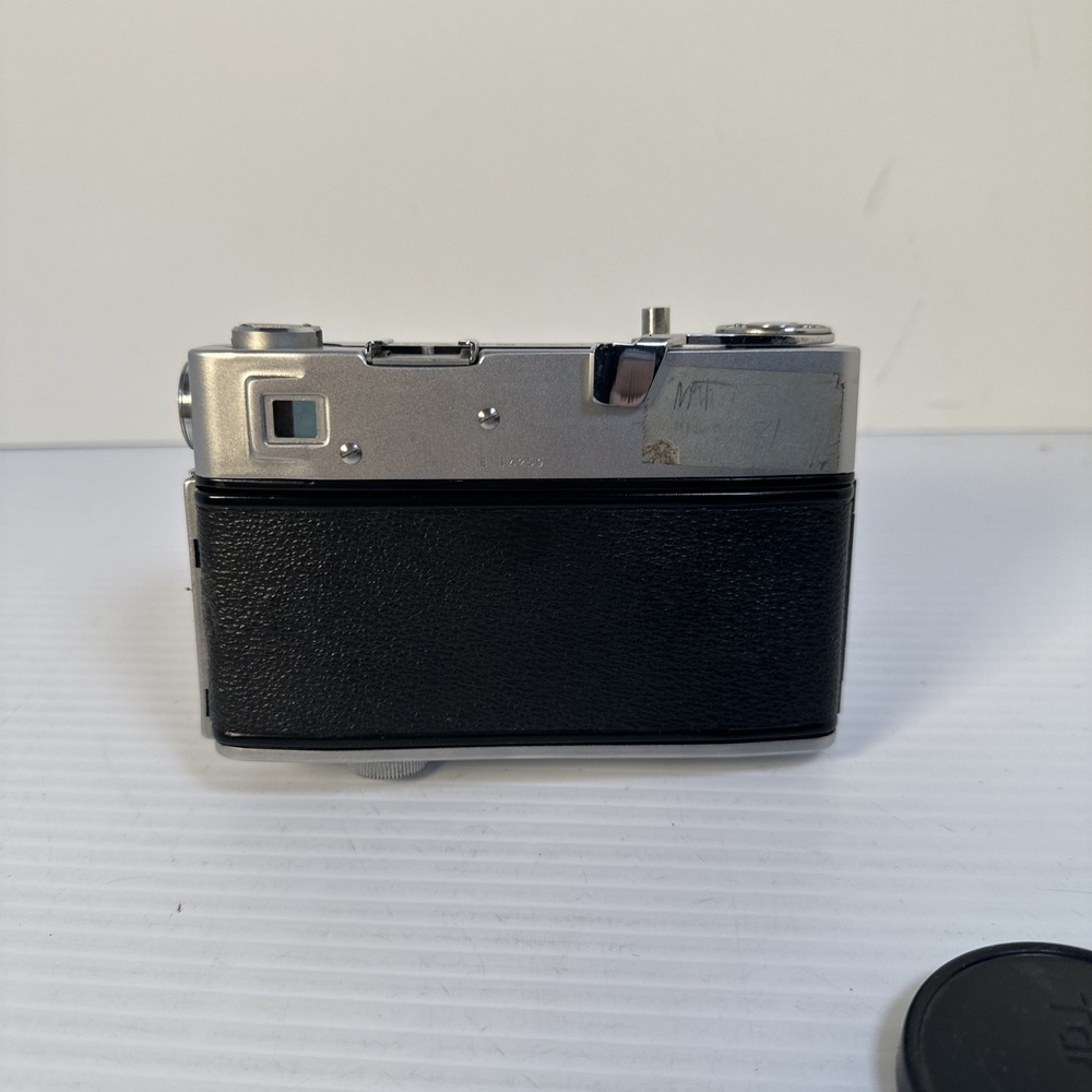 Vintage 1960's Taron Auto EE Rangefinder Camera