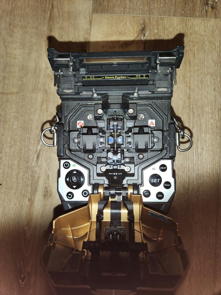 Inno View 4 Arc Fusion Splicer with Case
