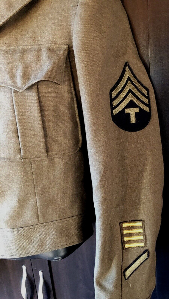 WWII Ike Jacket Honorable Discharge Patch Army Tech Patch