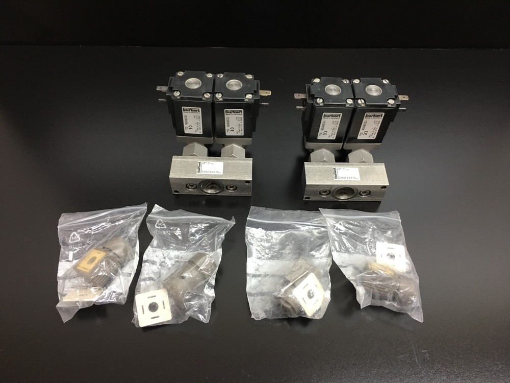 Burkert 123890N CH07237 Mass Flow Controllers Lot 2 PCS
