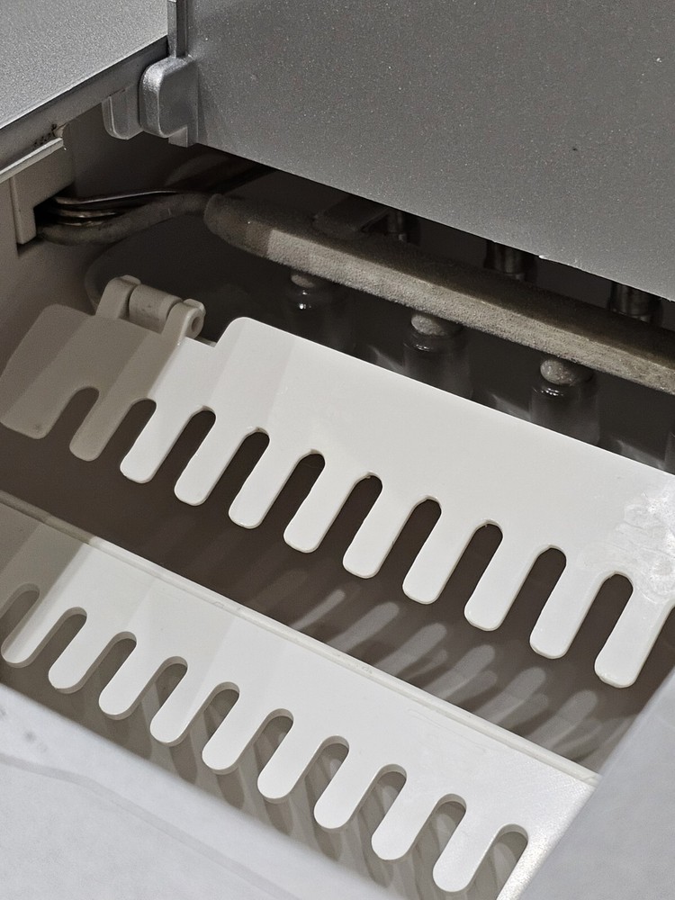 NutriChef Countertop Ice Cube Maker Machine & Dispenser - Kitchen PYLE PICEM-75