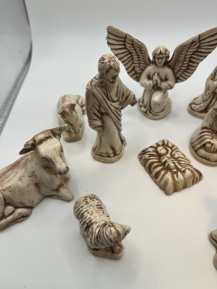 Nativity 11 Piece Set Ceramic 2”- 3.5”