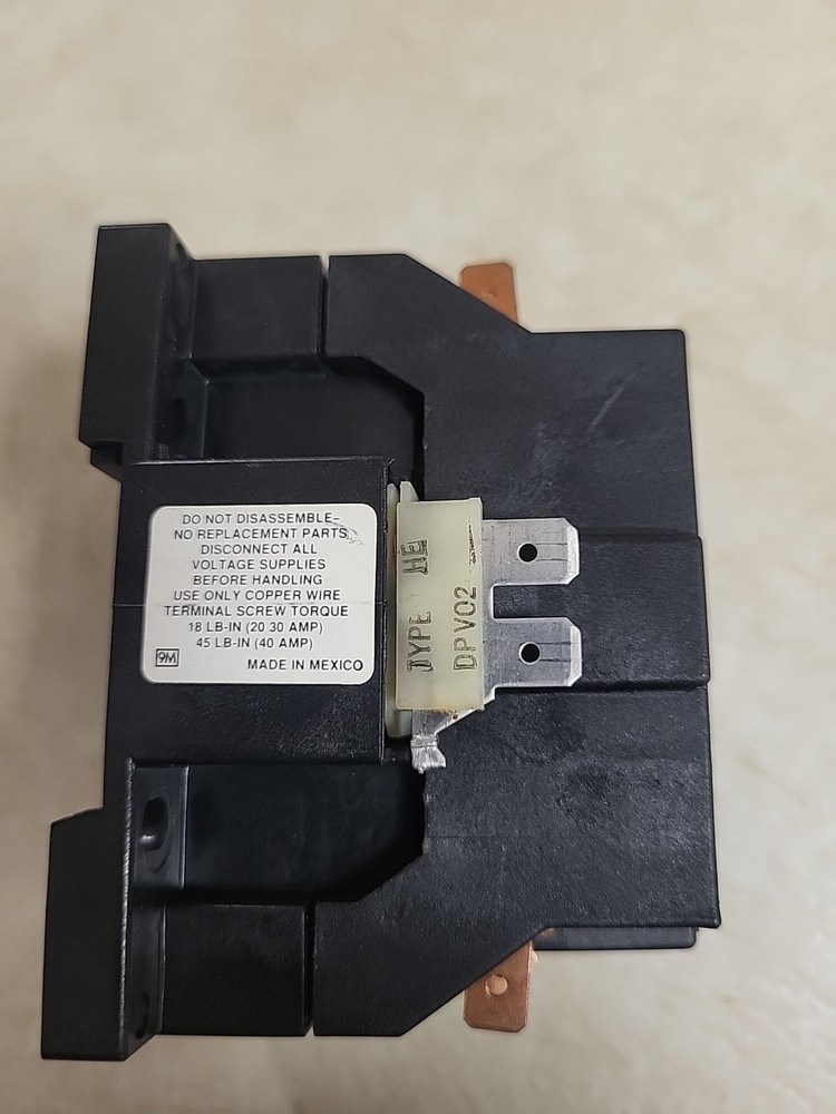 Square D CL.8910 TY. DP 12V02 Contactor