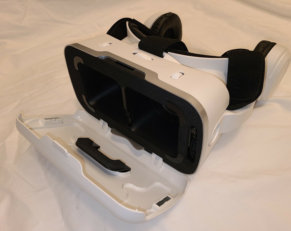 Virtual Reality Glasses