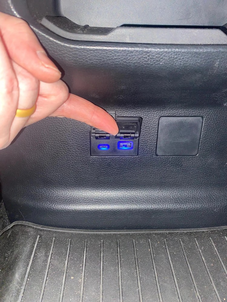 Rear Center Console USB Module for 3rd Gen Tundra / Sequoia – Plug & Play