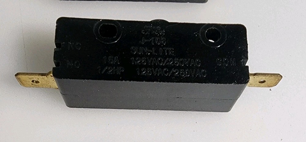 MICRO SWITCH NORMALLY OPEN BUTTON SWITCH L62 15A 125/250VAC TESTED